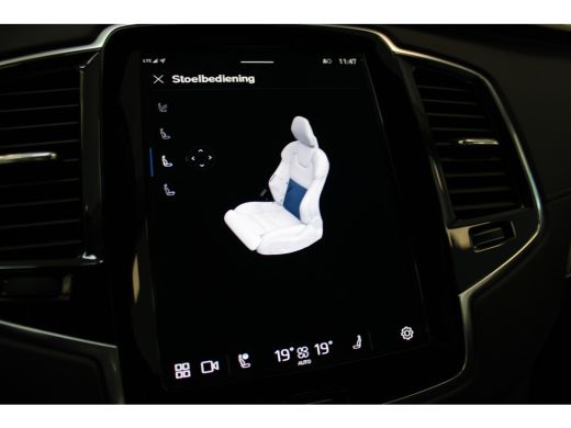 Volvo  XC90 T8 455PK AWD Ultra Dark | Massage | Luchtvering | Trekhaak | 22" | Gelaagd glas ActivLease financial lease