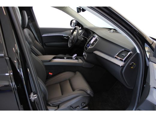 Volvo  XC90 T8 455PK AWD Ultra Dark | Massage | Luchtvering | Trekhaak | 22" | Gelaagd glas ActivLease financial lease