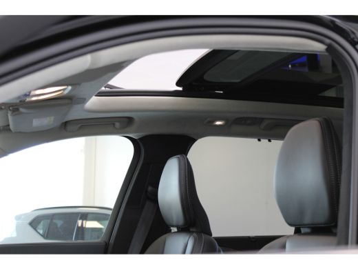Volvo  XC90 T8 455PK AWD Ultra Dark | Massage | Luchtvering | Trekhaak | 22" | Gelaagd glas ActivLease financial lease