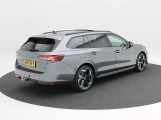 Skoda Superb Combi Sportline Business 1.5 TSi PHEV 204 Pk Automaat | Trekhaak | Panoramadak | LED Matrix | 19 ...