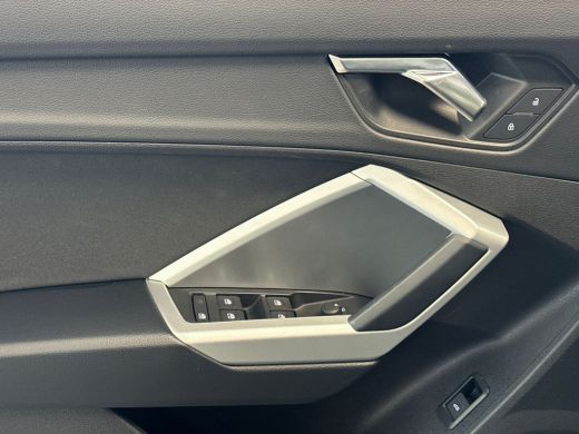 Audi Q3 35 150pk TFSI Pro Line Panoramadak | Parkeerhulp achter | Cruise control ActivLease financial lease