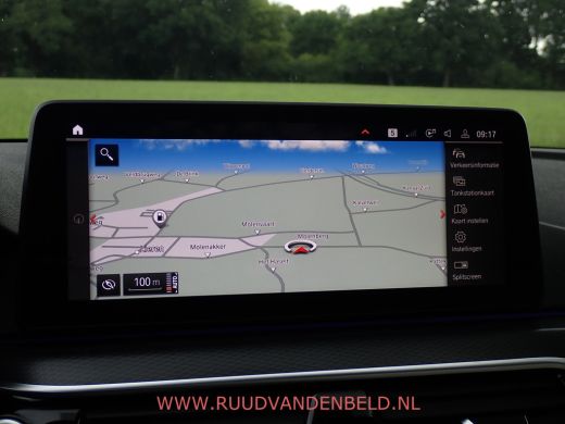 BMW 5 Serie Touring 520i LCI M-PAKKET SHADOWLINE PANODAK/COMFORTLEER/TREKHAAK ActivLease financial lease