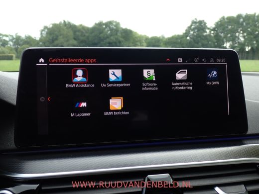 BMW 5 Serie Touring 520i LCI M-PAKKET SHADOWLINE PANODAK/COMFORTLEER/TREKHAAK ActivLease financial lease