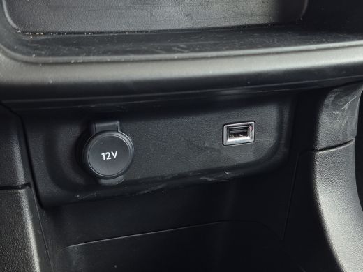 Citroën C3 1.2 PureTech Plus LED | Full map navigatie | Parkeersensoren achter | Climate control | ActivLease financial lease