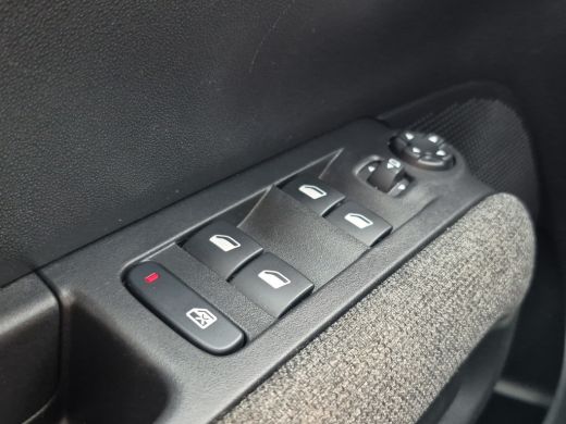Citroën C3 Aircross 1.2 PureTech C-Series LED | Climate control | Carplay/android auto | Extra getint glas | ActivLease financial lease