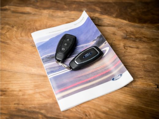 Ford Kuga 2.5 PHEV Titanium X 225Pk Automaat (VIRTUAL COCKPIT, APPLE CARPLAY, GROOT NAVI, CAMERA, LEDER, ST... ActivLease financial lease