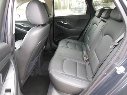 Hyundai i30 Wagon 1.5 T-GDi MHEV Premium Staat in Hoogeveen ActivLease financial lease