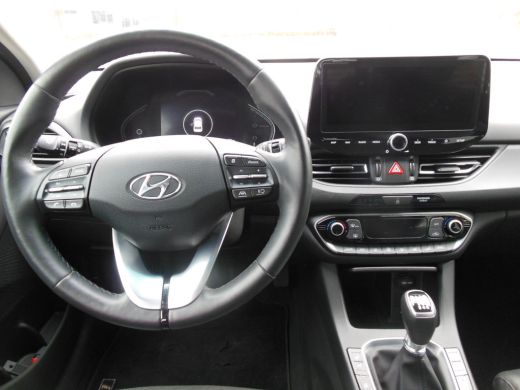 Hyundai i30 Wagon 1.5 T-GDi MHEV Premium Staat in Hoogeveen ActivLease financial lease