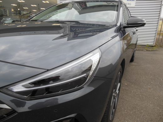 Hyundai i30 Wagon 1.5 T-GDi MHEV Premium Staat in Hoogeveen ActivLease financial lease