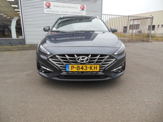 Hyundai i30 Wagon 1.5 T-GDi MHEV Premium Staat in Hoogeveen ActivLease financial lease