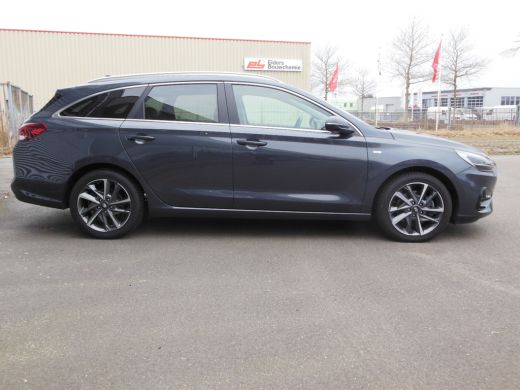 Hyundai i30 Wagon 1.5 T-GDi MHEV Premium Staat in Hoogeveen ActivLease financial lease