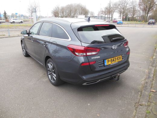 Hyundai i30 Wagon 1.5 T-GDi MHEV Premium Staat in Hoogeveen ActivLease financial lease