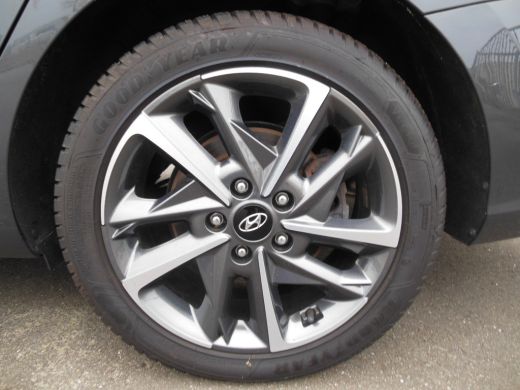Hyundai i30 Wagon 1.5 T-GDi MHEV Premium Staat in Hoogeveen ActivLease financial lease