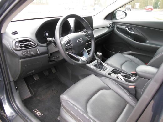 Hyundai i30 Wagon 1.5 T-GDi MHEV Premium Staat in Hoogeveen ActivLease financial lease
