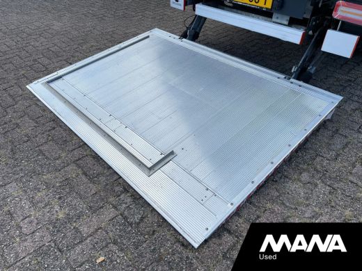MAN TGE 50 3.5T Bakwagen Dubbellucht Dhollandia Laadklep Navi Airco Cruise control ActivLease financial lease