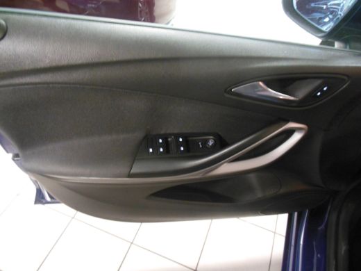 Opel Astra Sports Tourer 1.4 Business Edition AUTOMAAT Staat in De Krim ActivLease financial lease