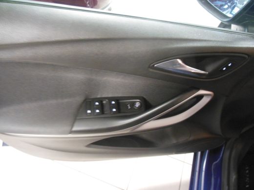 Opel Astra Sports Tourer 1.4 Business Edition AUTOMAAT Staat in De Krim ActivLease financial lease