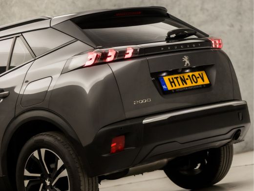 Peugeot 2008 1.2 PureTech Sport (VIRTUAL COCKPIT, APPLE CARPLAY, 360 CAMERA, GETINT GLAS, LEDER, SPORTSTOELEN,... ActivLease financial lease