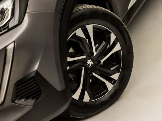 Peugeot 2008 1.2 PureTech Sport (VIRTUAL COCKPIT, APPLE CARPLAY, 360 CAMERA, GETINT GLAS, LEDER, SPORTSTOELEN,... ActivLease financial lease