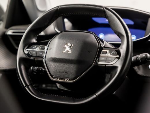 Peugeot 2008 1.2 PureTech Sport (VIRTUAL COCKPIT, APPLE CARPLAY, 360 CAMERA, GETINT GLAS, LEDER, SPORTSTOELEN,... ActivLease financial lease