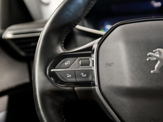 Peugeot 2008 1.2 PureTech Sport (VIRTUAL COCKPIT, APPLE CARPLAY, 360 CAMERA, GETINT GLAS, LEDER, SPORTSTOELEN,... ActivLease financial lease