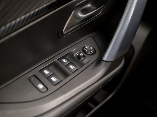 Peugeot 2008 1.2 PureTech Sport (VIRTUAL COCKPIT, APPLE CARPLAY, 360 CAMERA, GETINT GLAS, LEDER, SPORTSTOELEN,... ActivLease financial lease