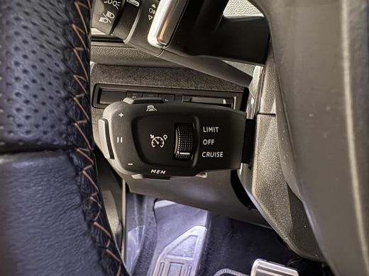 Peugeot 3008 1.2 130pk AUT GT|Black Line|Panodak|Carplay|Navi|Camera|ACC|Side assist|Lane Assist| ActivLease financial lease