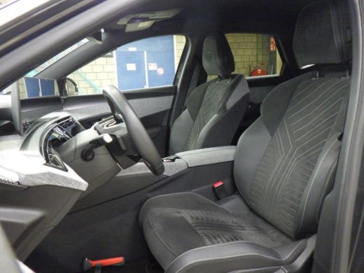 Peugeot 3008 1.2 Hybrid 136 GT | Automaat | Navigatie | Camera voor + achter | Alcantara | Mild Hybrid | Nieuw... ActivLease financial lease