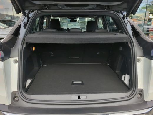 Peugeot 3008 1.2 PureTech GT | Automaat | Navigatie | Camera | Panorama/schuifdak | Nightvision | Focal | Leder | ActivLease financial lease