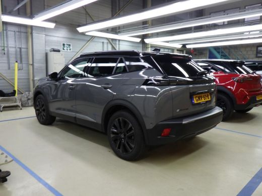 Peugeot e-2008 EV GT 54 kWh | Automaat | Navigatie | Camera voor + achter | Alcantara | Massage | 18 Inch | ActivLease financial lease