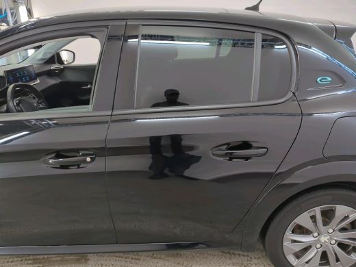 Peugeot e-208 EV Allure 50 kWh NL-AUTO | 1/2 LEDER ActivLease financial lease