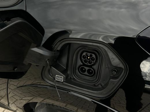 Peugeot e-208 EV Allure 50 kWh NL-AUTO | 1/2 LEDER | CAMERA | CARPLAY | ActivLease financial lease