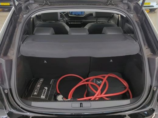 Peugeot e-208 EV Allure 50 kWh NL-AUTO | 1/2 LEDER ActivLease financial lease