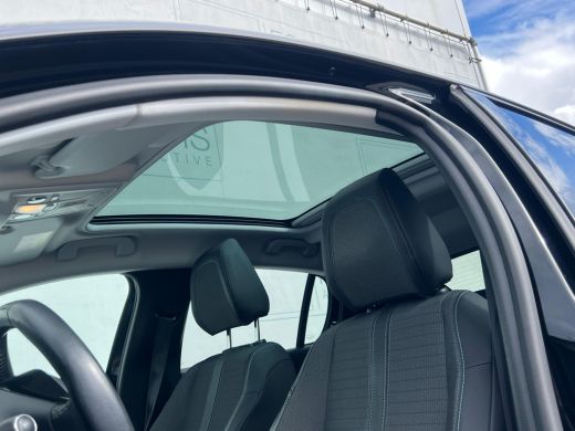 Peugeot e-208 EV Allure 50 kWh NL-AUTO | 1/2 LEDER | CAMERA | CARPLAY | ActivLease financial lease