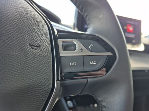 Peugeot e-208 EV Allure 51 kWh 3 fase laden | Camera | Warmtepomp | LED | Half leder | ActivLease financial lease