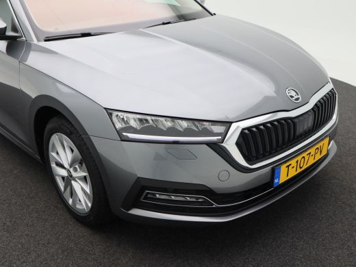 Skoda Octavia Combi 1.0 e-TSi 110 Pk Automaat Business Edition Plus | Trekhaak | Adaptive Cruise | Carplay | LE... ActivLease financial lease