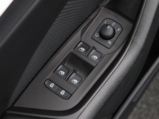 Skoda Octavia Combi 1.4 TSI iV PHEV 205 Pk Business Edition Plus | Trekhaak | Camera | Carplay | Adaptive Cruis... ActivLease financial lease