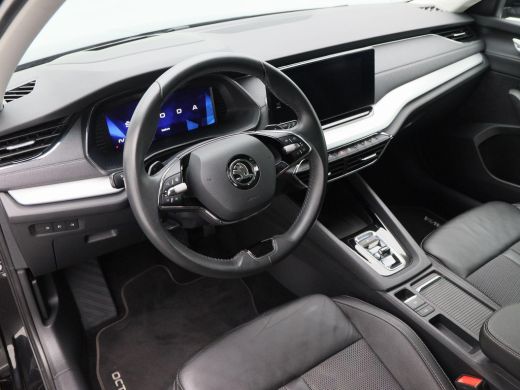 Skoda Octavia Combi 1.4 TSI iV PHEV 205 Pk Business Edition Plus | Trekhaak | Camera | Carplay | Adaptive Cruis... ActivLease financial lease
