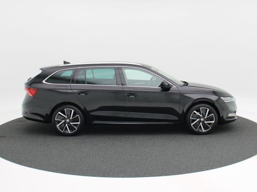 Skoda Octavia Combi 1.4 TSI iV PHEV 205 Pk Business Edition Plus | Trekhaak | Camera | Carplay | Adaptive Cruis... ActivLease financial lease