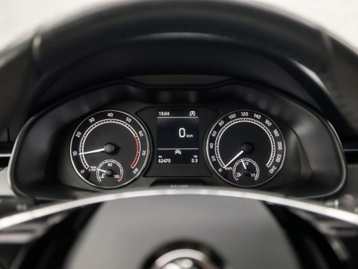 Skoda Scala 1.0 TSI Sport (APPLE CARPLAY, GETINT GLAS, SPORTSTOELEN, LED KOPLAMPEN, DAB+, NIEUWSTAAT) ActivLease financial lease