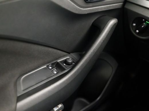 Skoda Scala 1.0 TSI Sport (APPLE CARPLAY, GETINT GLAS, SPORTSTOELEN, LED KOPLAMPEN, DAB+, NIEUWSTAAT) ActivLease financial lease
