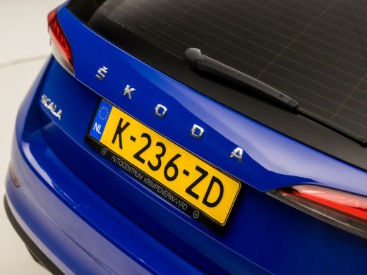 Skoda Scala 1.0 TSI Sport (APPLE CARPLAY, GETINT GLAS, SPORTSTOELEN, LED KOPLAMPEN, DAB+, NIEUWSTAAT) ActivLease financial lease