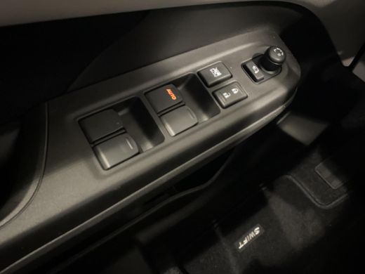 Suzuki Swift 1.2 Style Smart Hybrid | Automaat | Direct uit voorraad leverbaar | Climate control | Navi | Lich... ActivLease financial lease