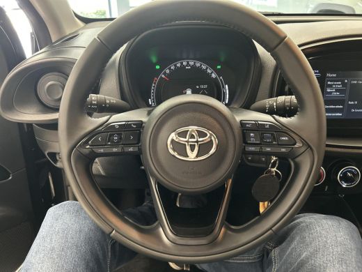 Toyota Aygo 1.0 VVT-i MT Play ActivLease financial lease