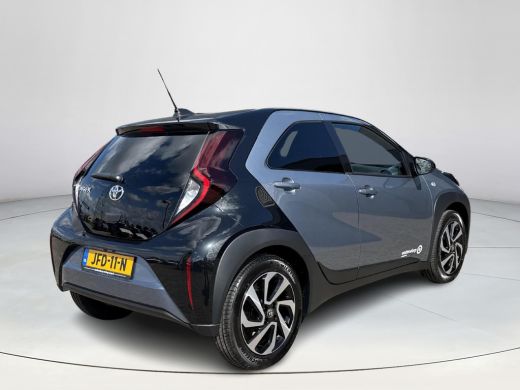 Toyota Aygo 1.0 VVT-i MT Pulse **ADAPTIEF CRUISE CONTROL/ AUTOMATISCHE DIMLICHTEN/ APPLE CARPLAY/ LM VELGEN** ActivLease financial lease