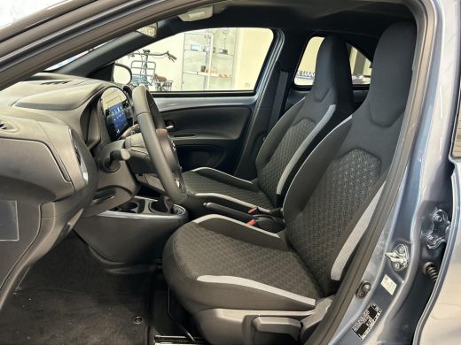 Toyota Aygo 1.0 VVT-i MT Pulse **ADAPTIEF CRUISE CONTROL/ AUTOMATISCHE DIMLICHTEN/ APPLE CARPLAY/ LM VELGEN** ActivLease financial lease