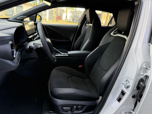 Toyota C-HR 2.0 Plug-in Hybrid 220 GR SPORT **NIEUWE AUTO/ DIRECT LEVERBAAR** ActivLease financial lease