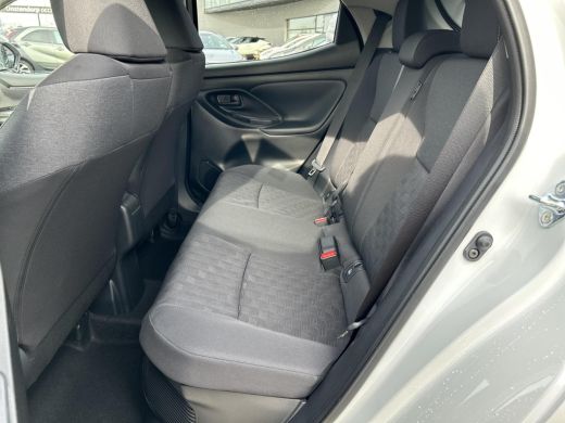 Toyota Yaris 1.5 Hybrid 115 Dynamic **KEYLESS/ ADAPTIEF CRUISE CONTROL/ NAVIGATIE/ APPLE CARPLAY** ActivLease financial lease