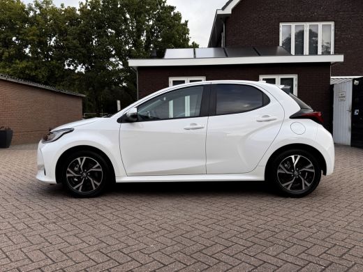 Toyota Yaris 1.5 Hybrid 115 First Edition - Apple Carplay, Airco, Achteruitrijcamera, Adap. Cruise! ActivLease financial lease