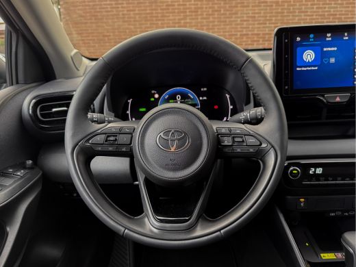 Toyota Yaris 1.5 Hybrid 115 First Edition - Apple Carplay, Airco, Achteruitrijcamera, Adap. Cruise! ActivLease financial lease